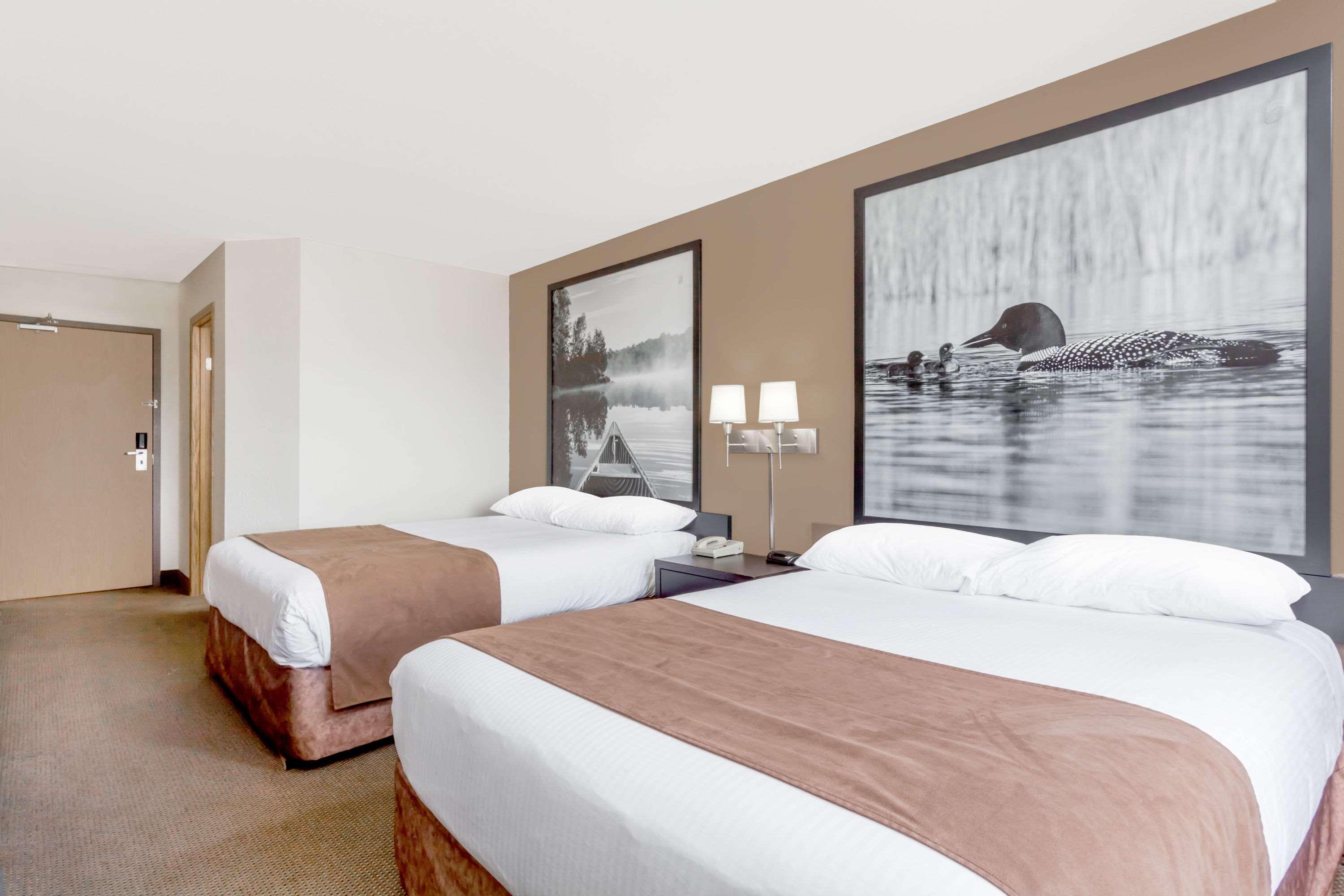 ซูเปอร์ 8 บาย วินด์แฮม ปรินซ์ แอลเบิร์ต Hotel ปรินซ์อัลเบิร์ต ภายนอก รูปภาพ